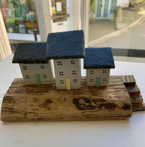 - a , Sculpture wood by Keith Boulton, measuring 9 x 20 cm (H x W) £58